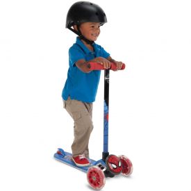 5 year old boy riding the Spiderman Scooter by Huffy